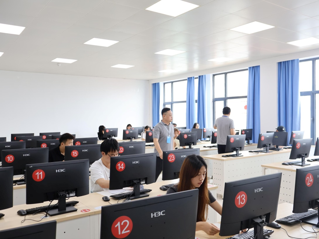 青島市首屆“技能新星”職業技能大賽物流與貨運代理賽項在我校圓滿落幕，信息技術咨詢賦能賽事創新